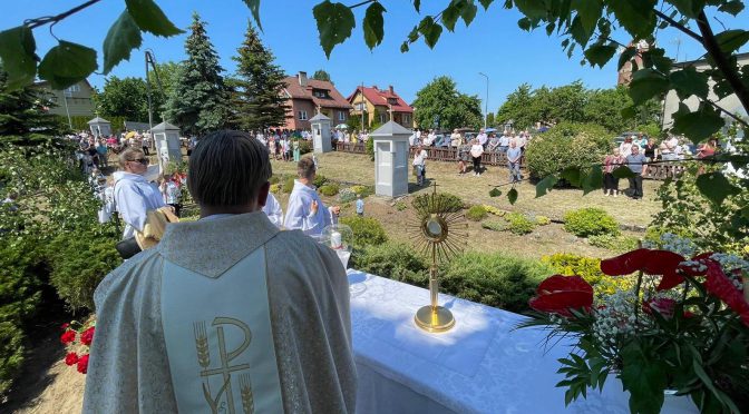 BOŻE CIAŁO 2023: „ZAGRODY NASZE WIDZIEĆ PRZYCHODZI…