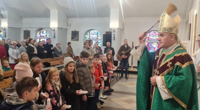 KOŚCIÓŁ ZGROMADZONY WOKÓŁ SWOJEGO BISKUPA