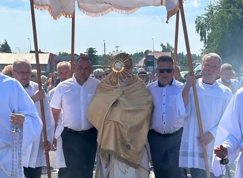 PRZYGOTOWUJEMY SIĘ DO PROCESJI BOŻEGO CIAŁA