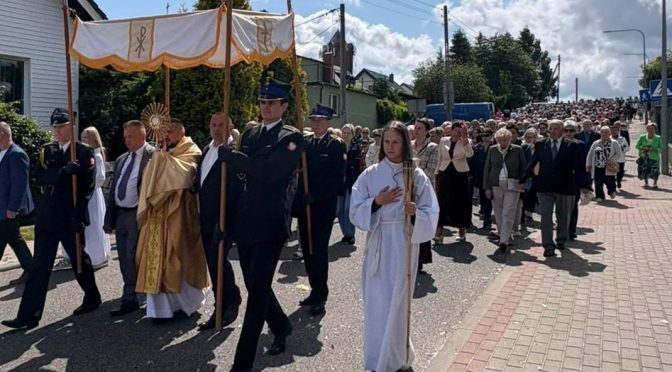 PROCESJA BOŻEGO CIAŁA – DZIĘKUJEMY BOGU I LUDZIOM